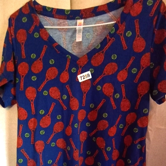 LuLaRoe Tops - Small Classic T. #7259